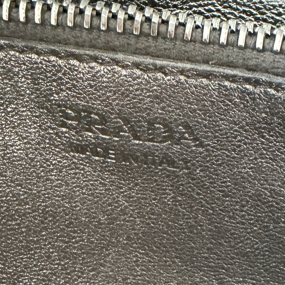 Prada Diagramme metallic long wallet - Picture 7 of 14